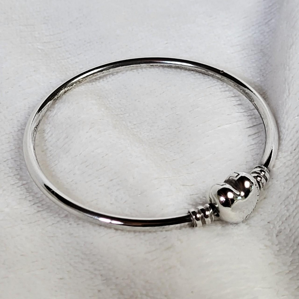 Pandora Moments Infinity Heart Clasp Bangle Rare